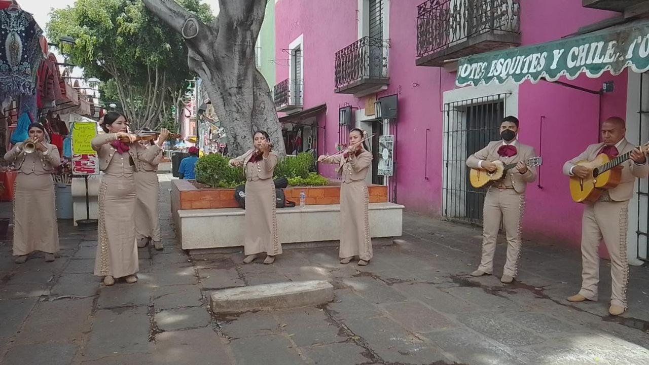 Azul Barrio El Alto Pensión *